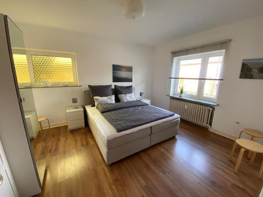 Feddersen Living Grosse Ferienwohnung - Garten - Terrasse - Smart Tv - Netflix Brunsbuttel Exterior foto