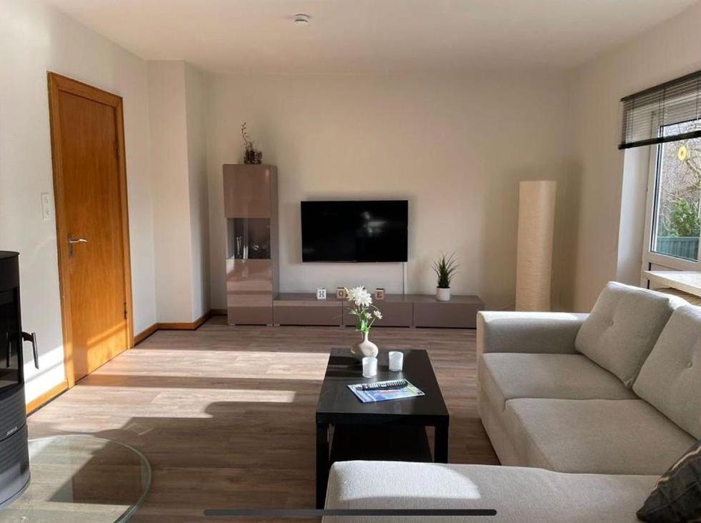 Feddersen Living Grosse Ferienwohnung - Garten - Terrasse - Smart Tv - Netflix Brunsbuttel Exterior foto